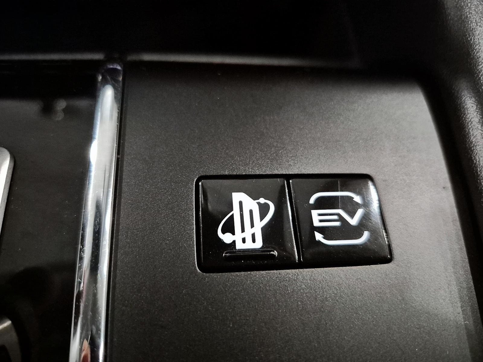 2023 Mitsubishi Outlander Plug-In Hybrid ES