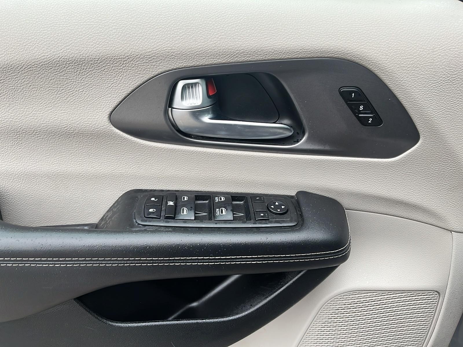 2023 Chrysler Pacifica Touring-L