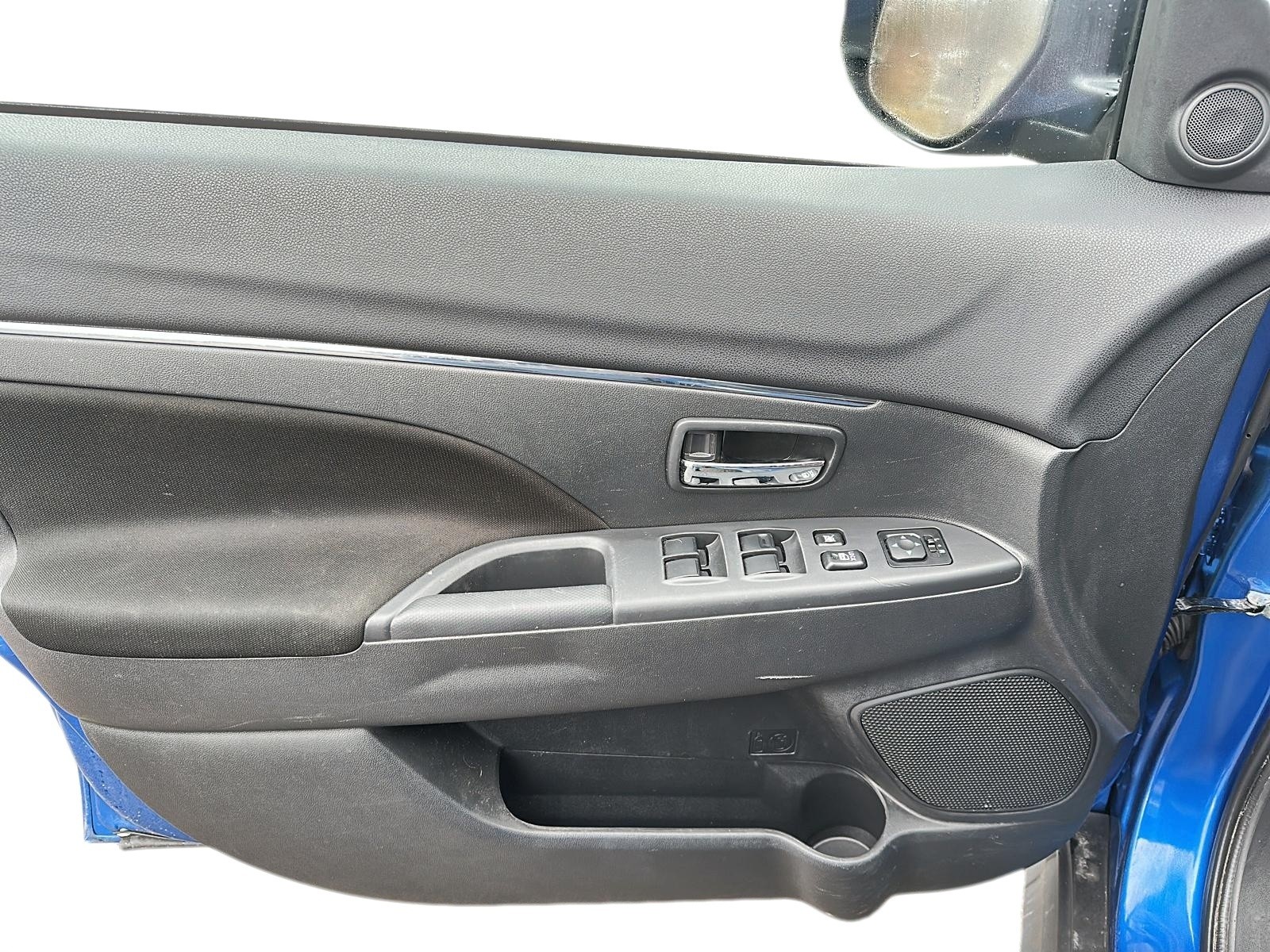 2024 Mitsubishi RVR SE