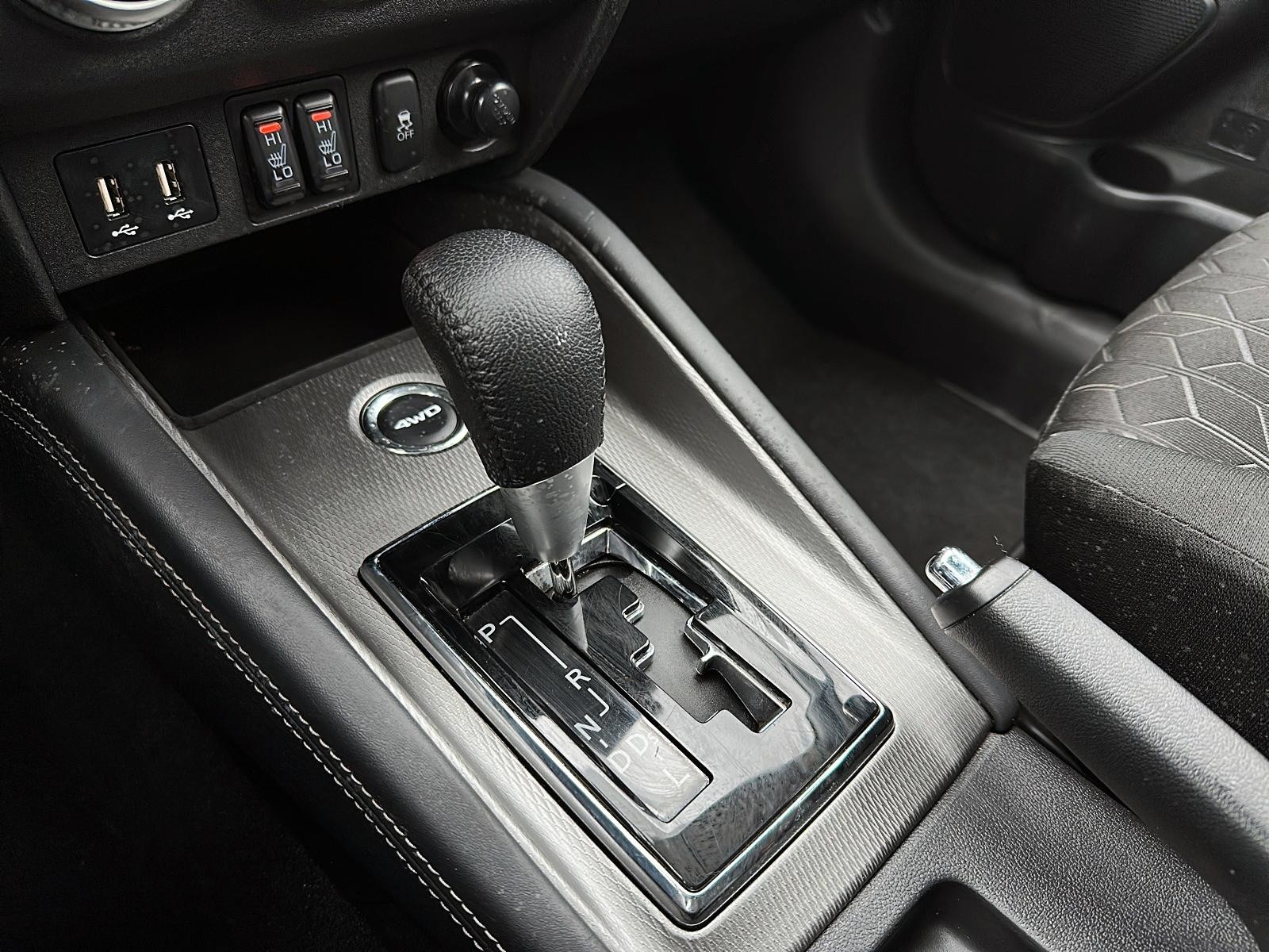 2024 Mitsubishi RVR SE