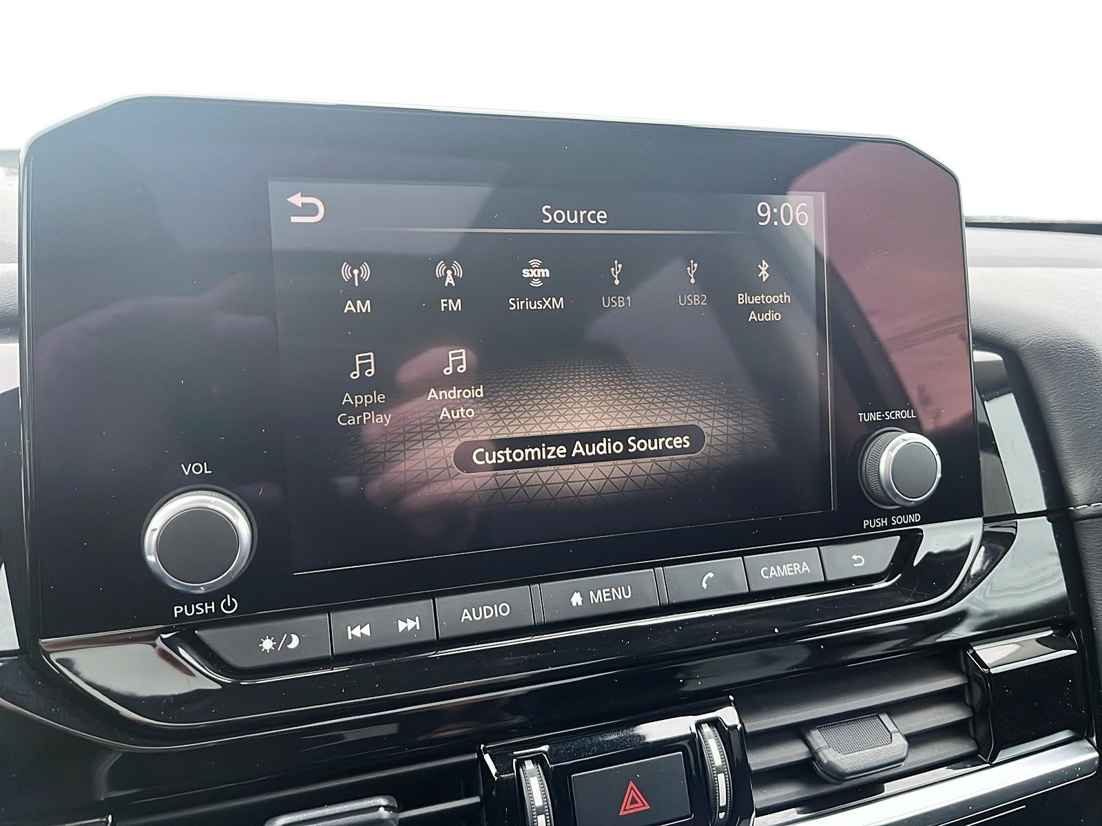 2024 Nissan Pathfinder SV