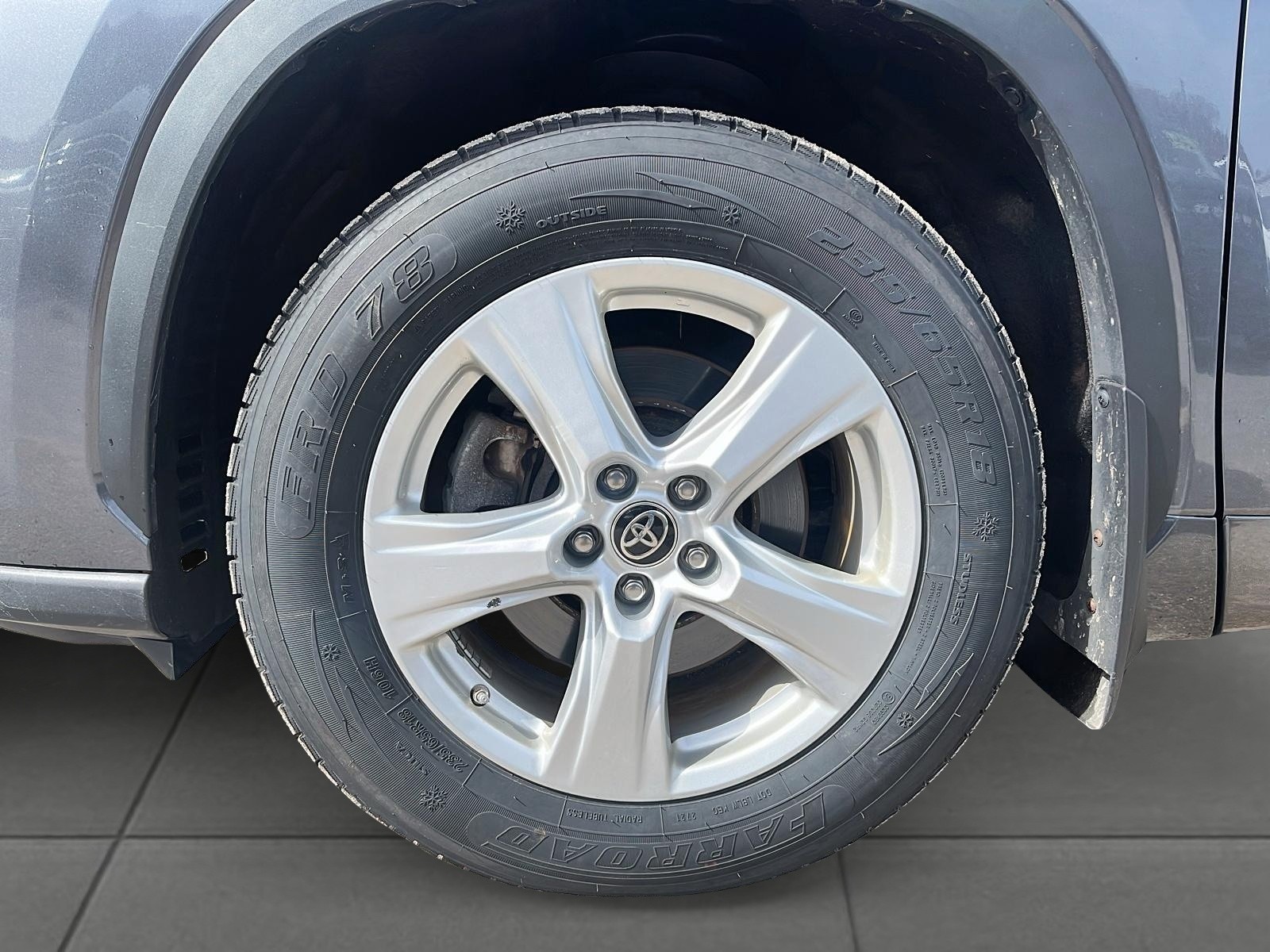 2023 Toyota Highlander LE