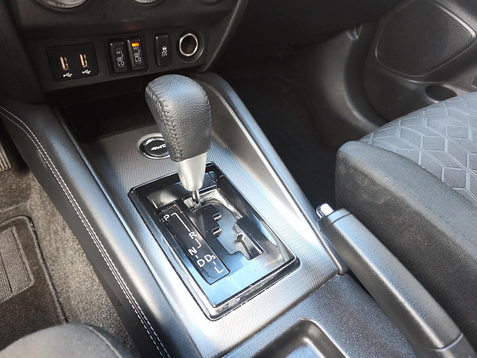 2024 Mitsubishi RVR SE