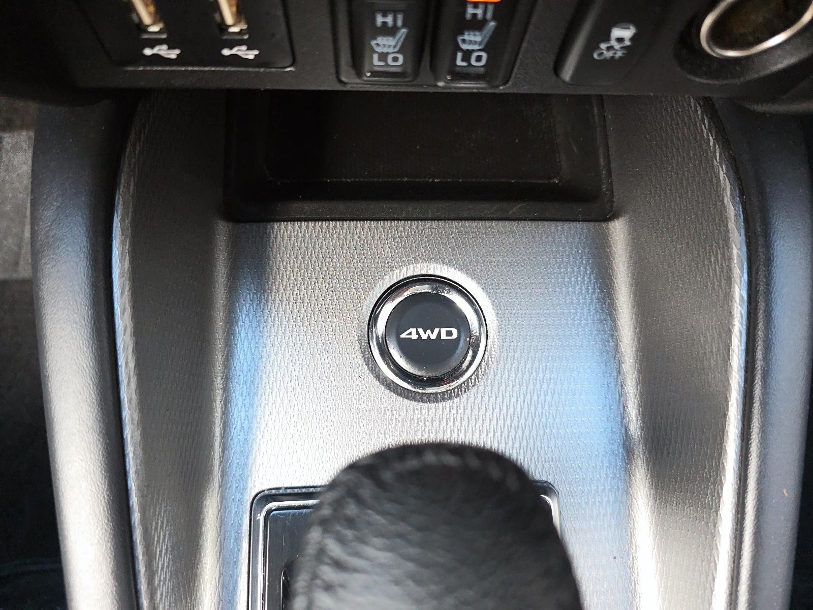 2024 Mitsubishi RVR SE