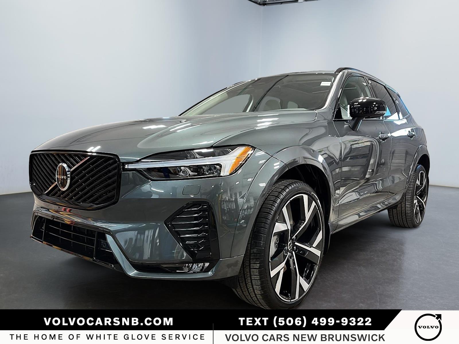 2026 Volvo XC60  B5 Ultra Dark Theme