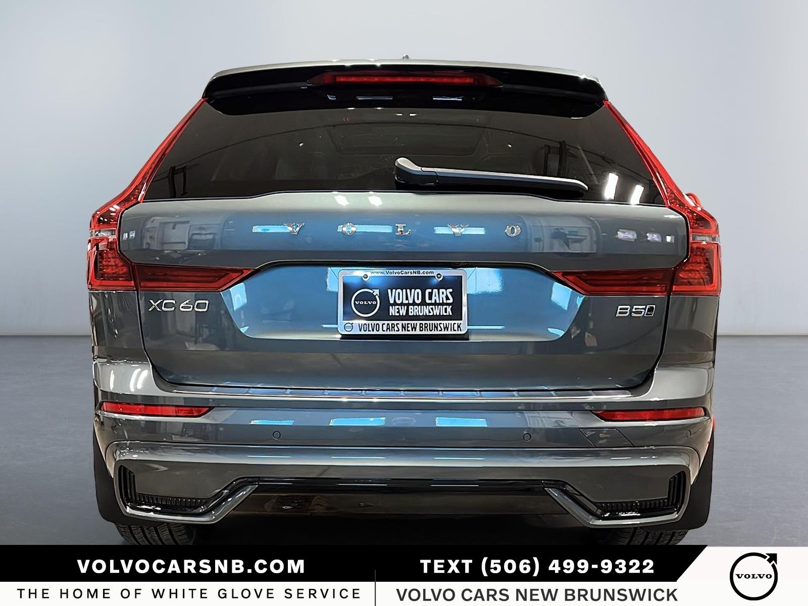 2026 Volvo XC60 B5 Ultra Dark Theme