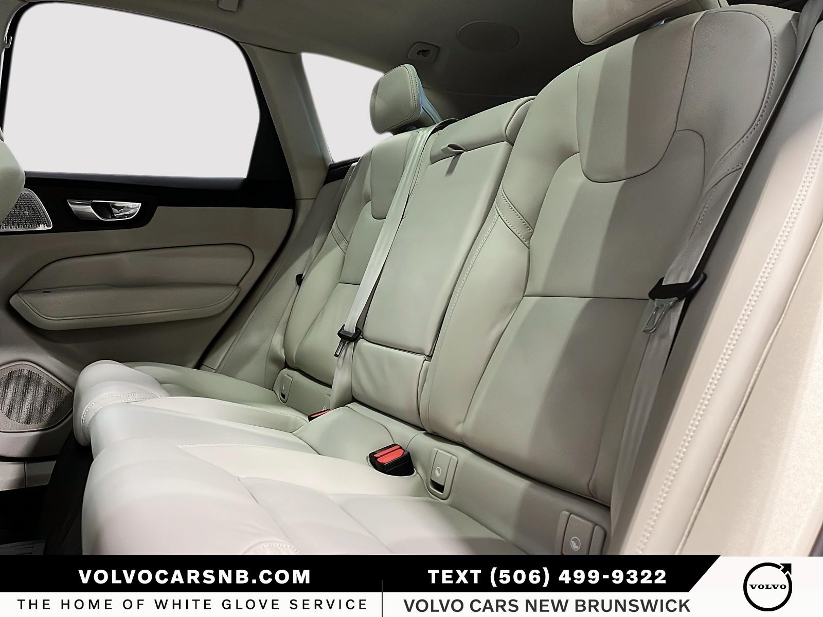 2026 Volvo XC60 B5 Ultra Dark Theme