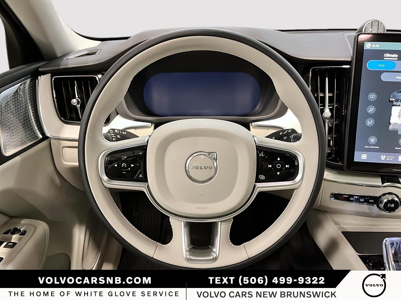 2026 Volvo XC60 B5 Ultra Dark Theme