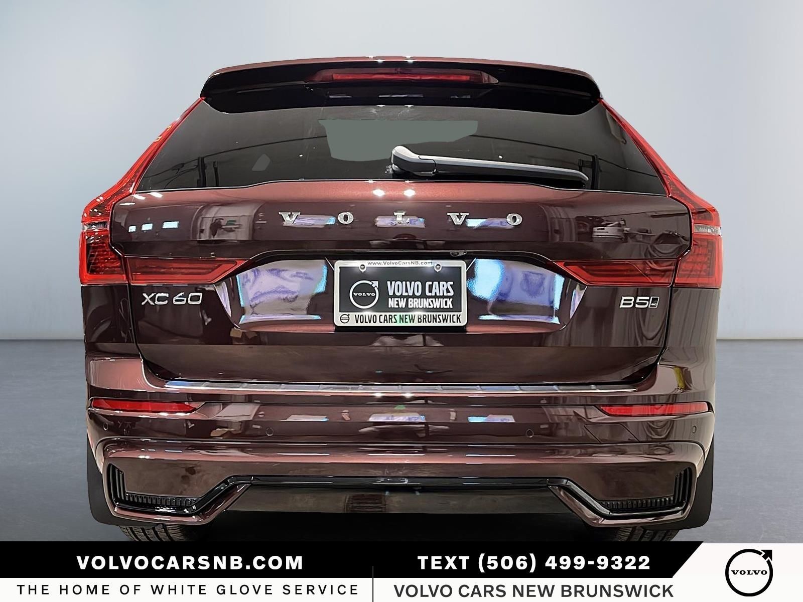 2026 Volvo XC60 B5 Plus Dark Theme