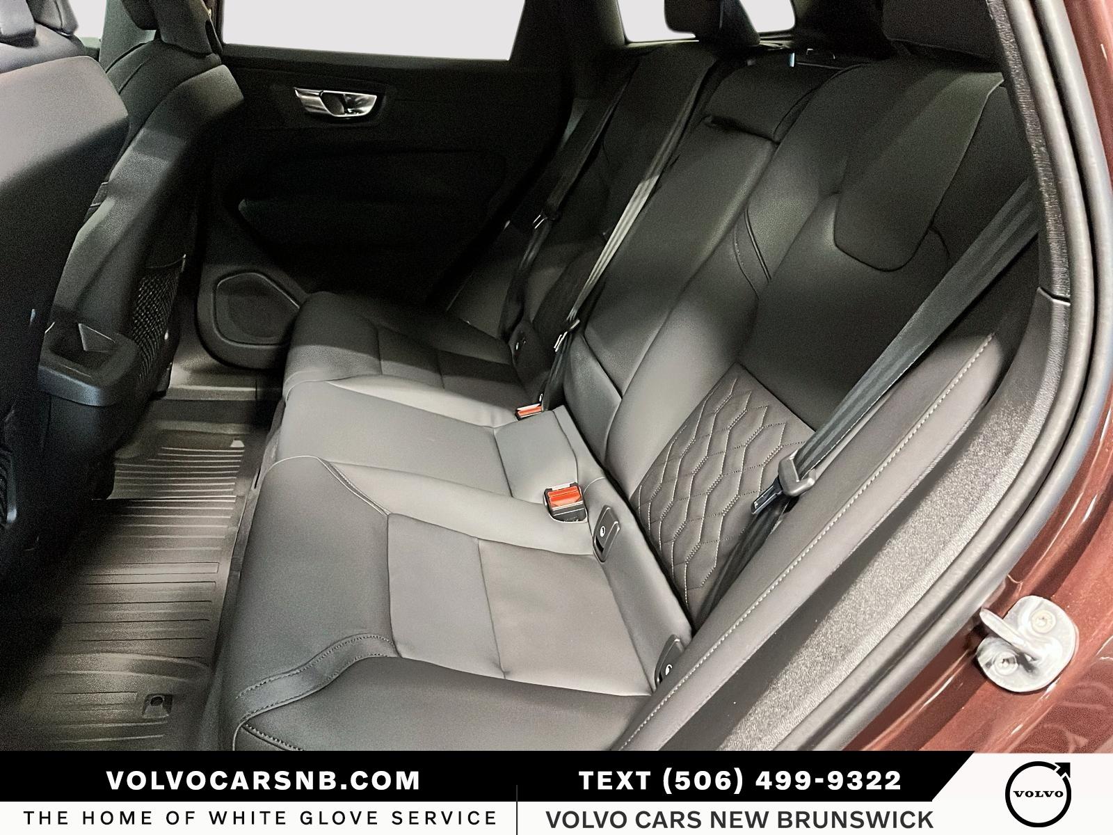 2026 Volvo XC60 B5 Plus Dark Theme