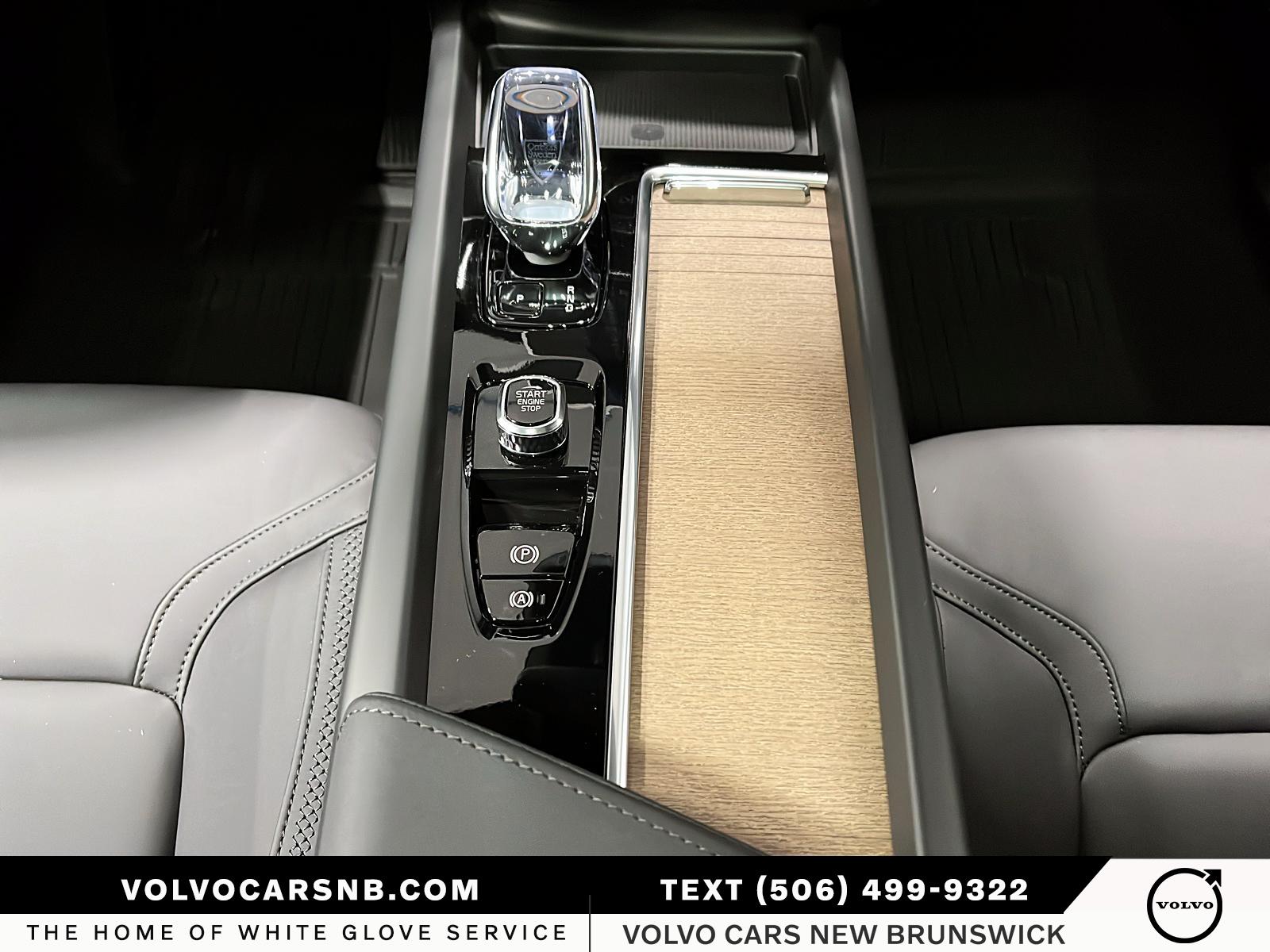 2026 Volvo XC60 B5 Plus Dark Theme