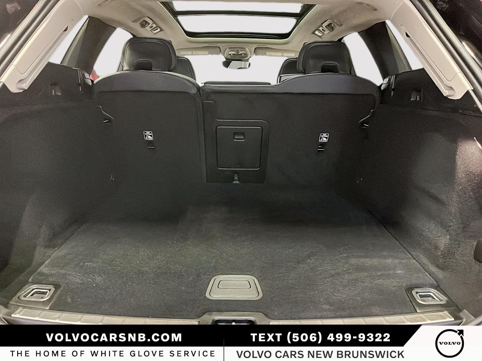 2025 Volvo XC60 B5 Plus Dark Theme