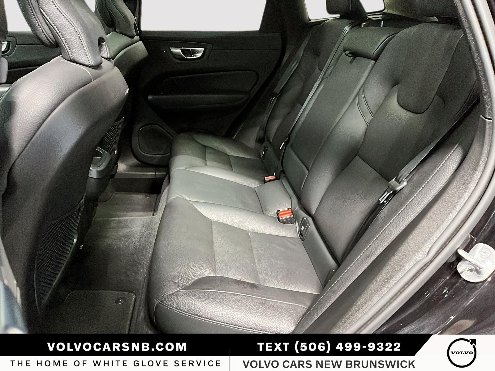 2025 Volvo XC60 B5 Plus Dark Theme