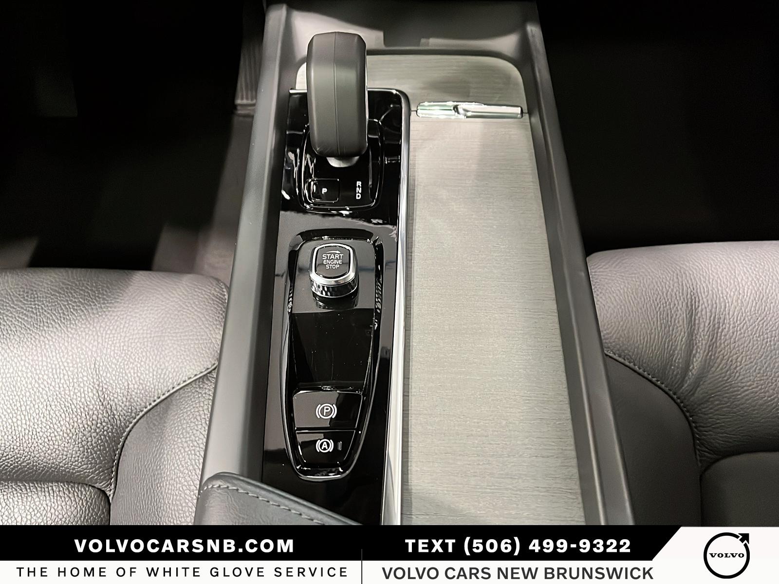 2025 Volvo XC60 B5 Plus Dark Theme