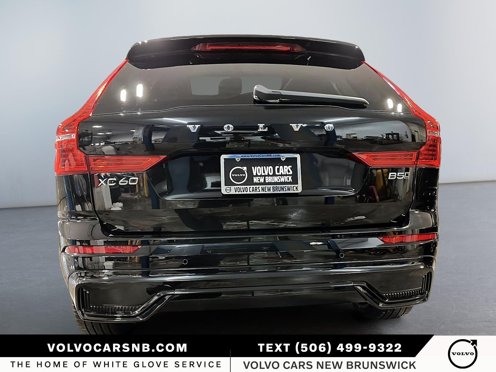 2025 Volvo XC60 B5 Plus Dark Theme