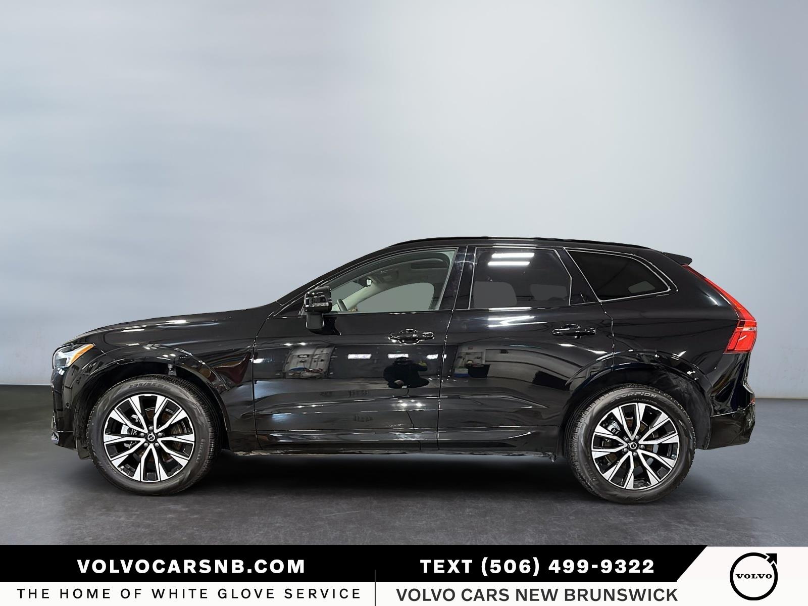 2025 Volvo XC60 B5 Plus Dark Theme