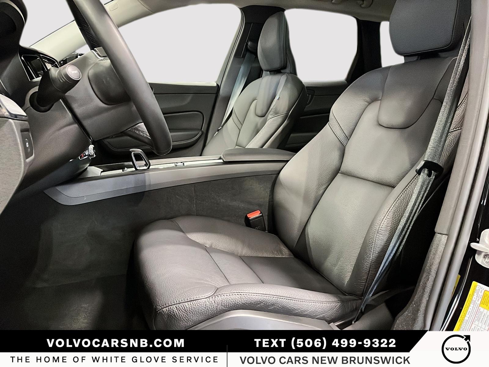 2025 Volvo XC60 B5 Plus Dark Theme