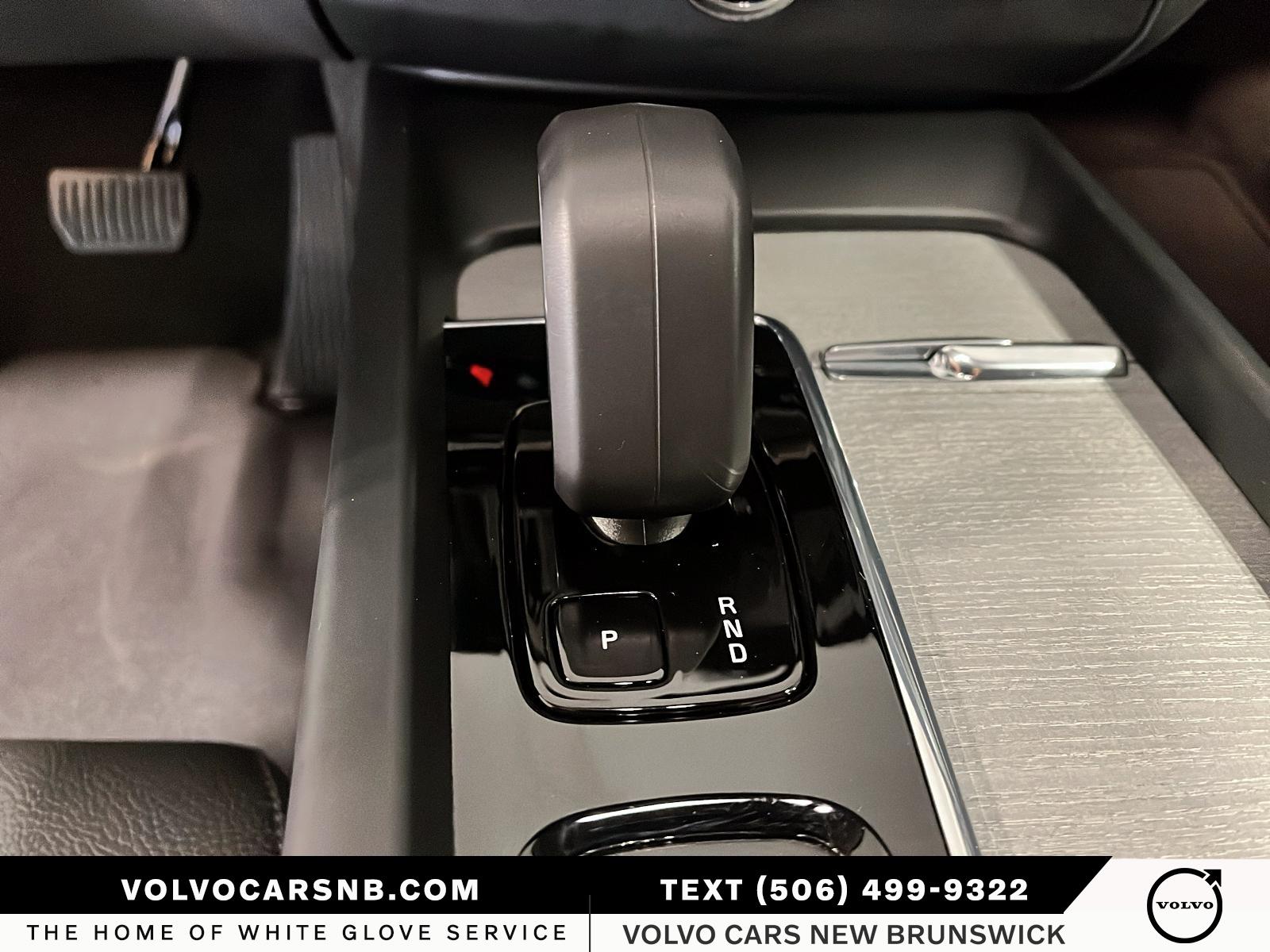 2025 Volvo XC60 B5 Plus Dark Theme