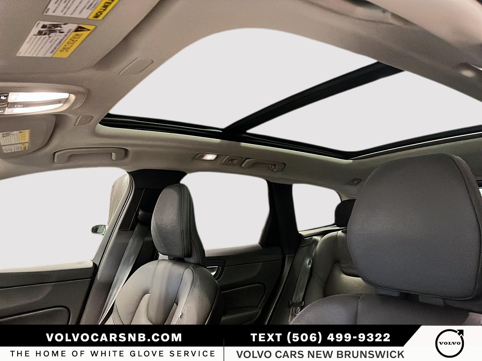 2025 Volvo XC60 B5 Plus Dark Theme