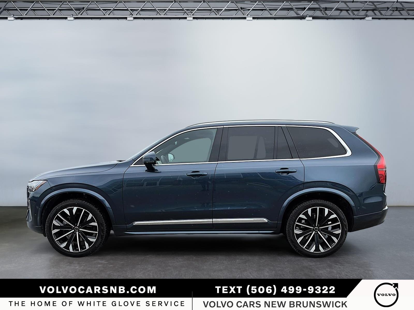 2025 Volvo XC90 B6 Plus Bright Theme