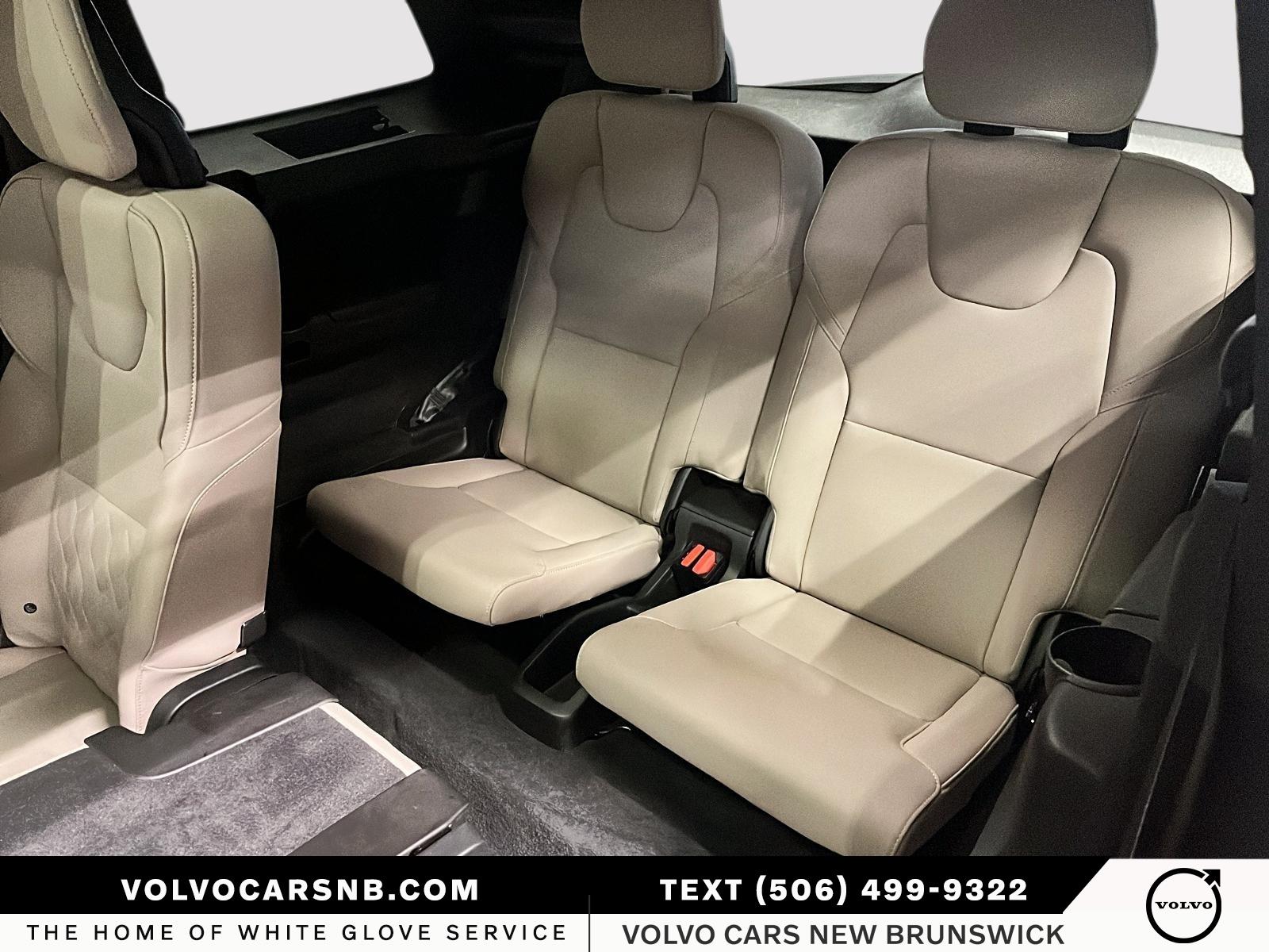 2025 Volvo XC90 B6 Plus Bright Theme