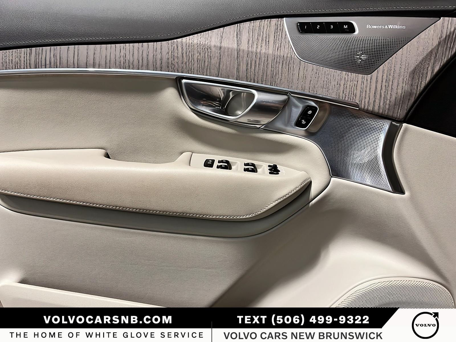 2023 Volvo XC90 B6 Ultimate Bright Theme