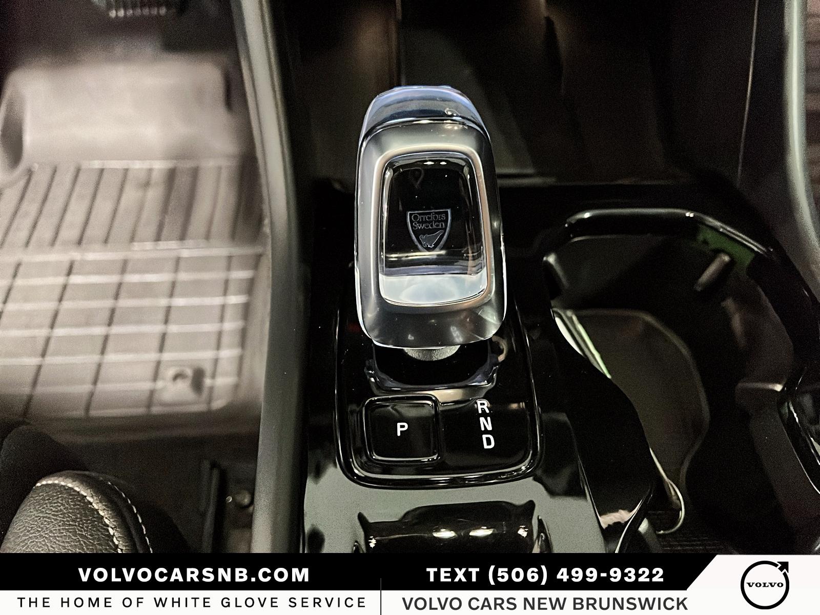 2025 Volvo XC40 B5 Plus Dark Theme