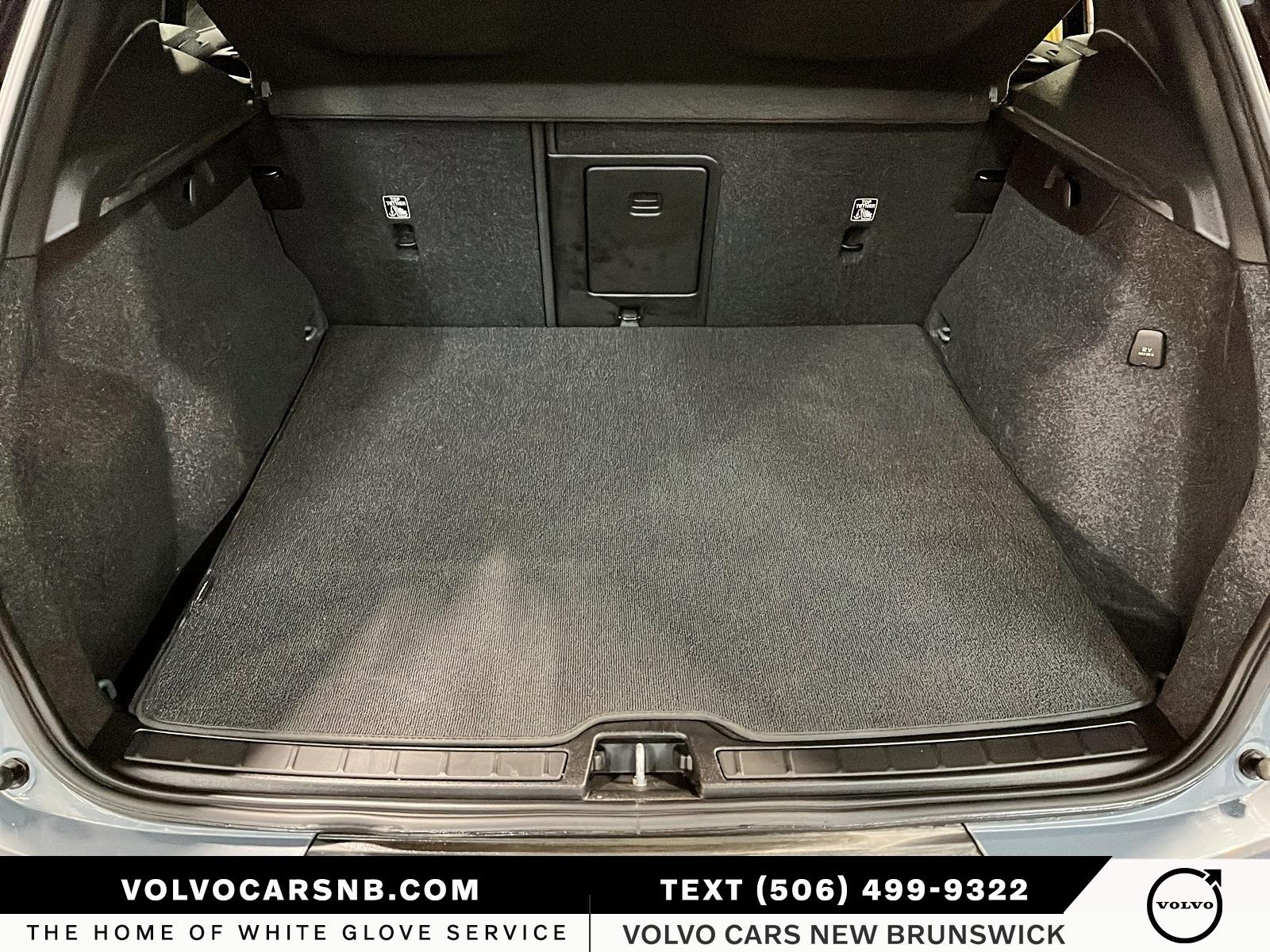 2022 Volvo XC40 T5 R-Design