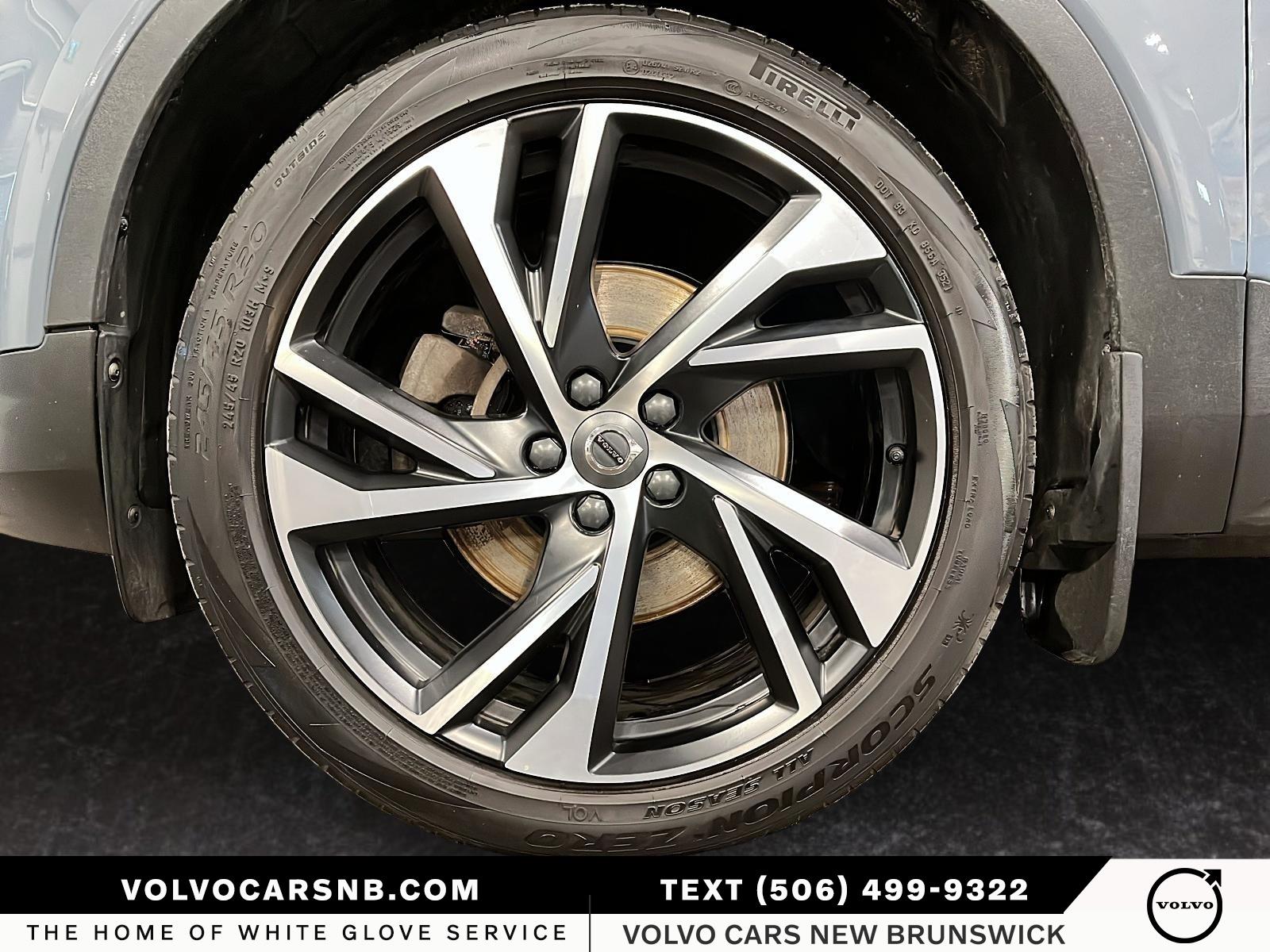 2022 Volvo XC40 T5 R-Design