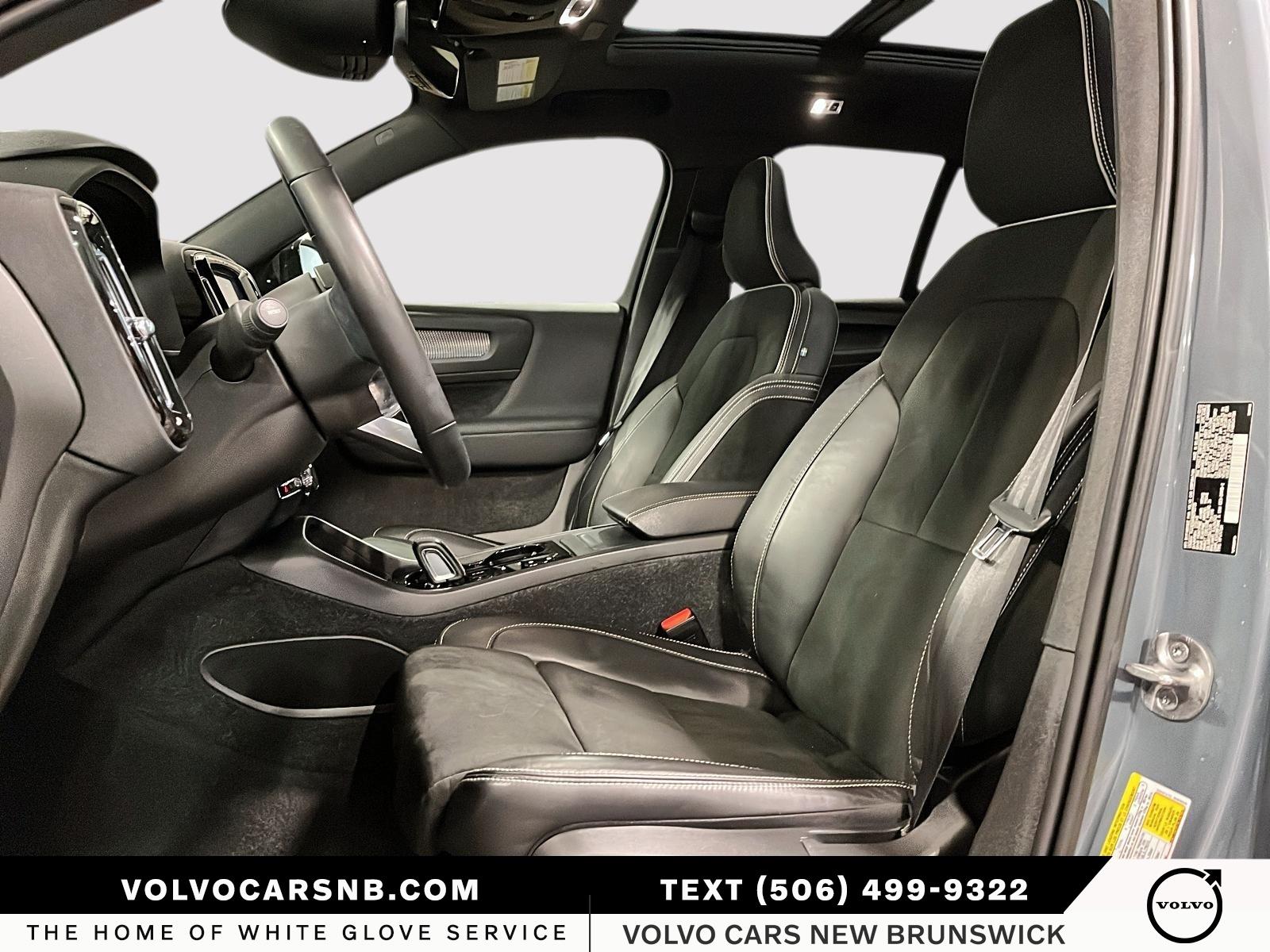 2022 Volvo XC40 T5 R-Design