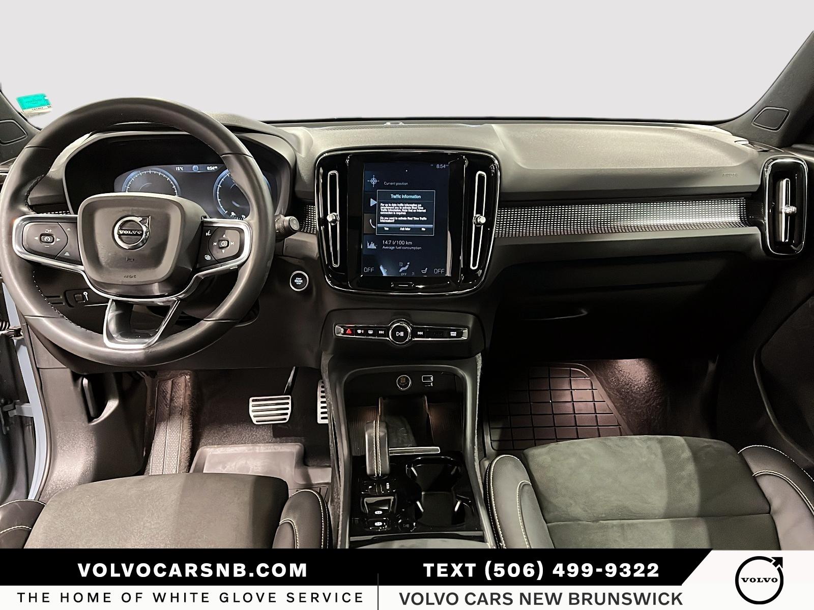 2022 Volvo XC40 T5 R-Design