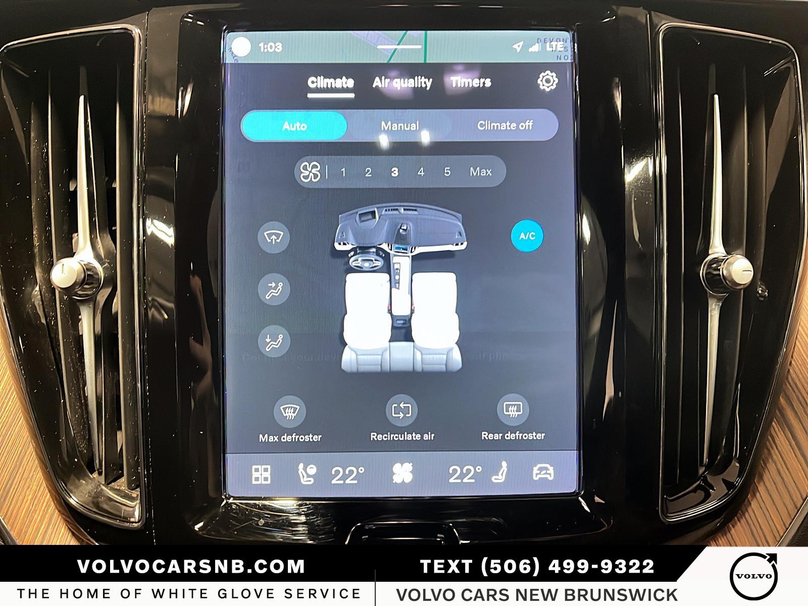 2024 Volvo XC60 Recharge Plug-In Hybrid T8 Ultimate Dark Theme