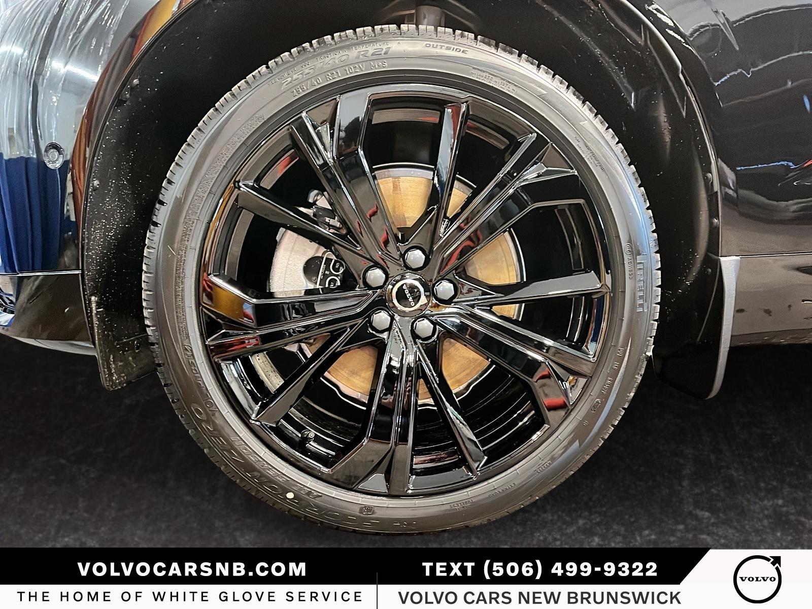 2026 Volvo XC60 Plug-In Hybrid T8 Ultra Black Edition