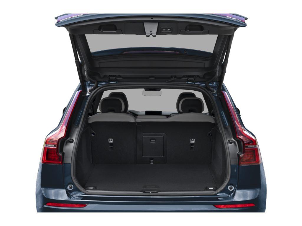 2026 Volvo XC60 B5 Ultra Dark Theme