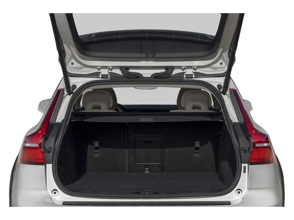 2026 Volvo V60 Cross Country B5 Ultra