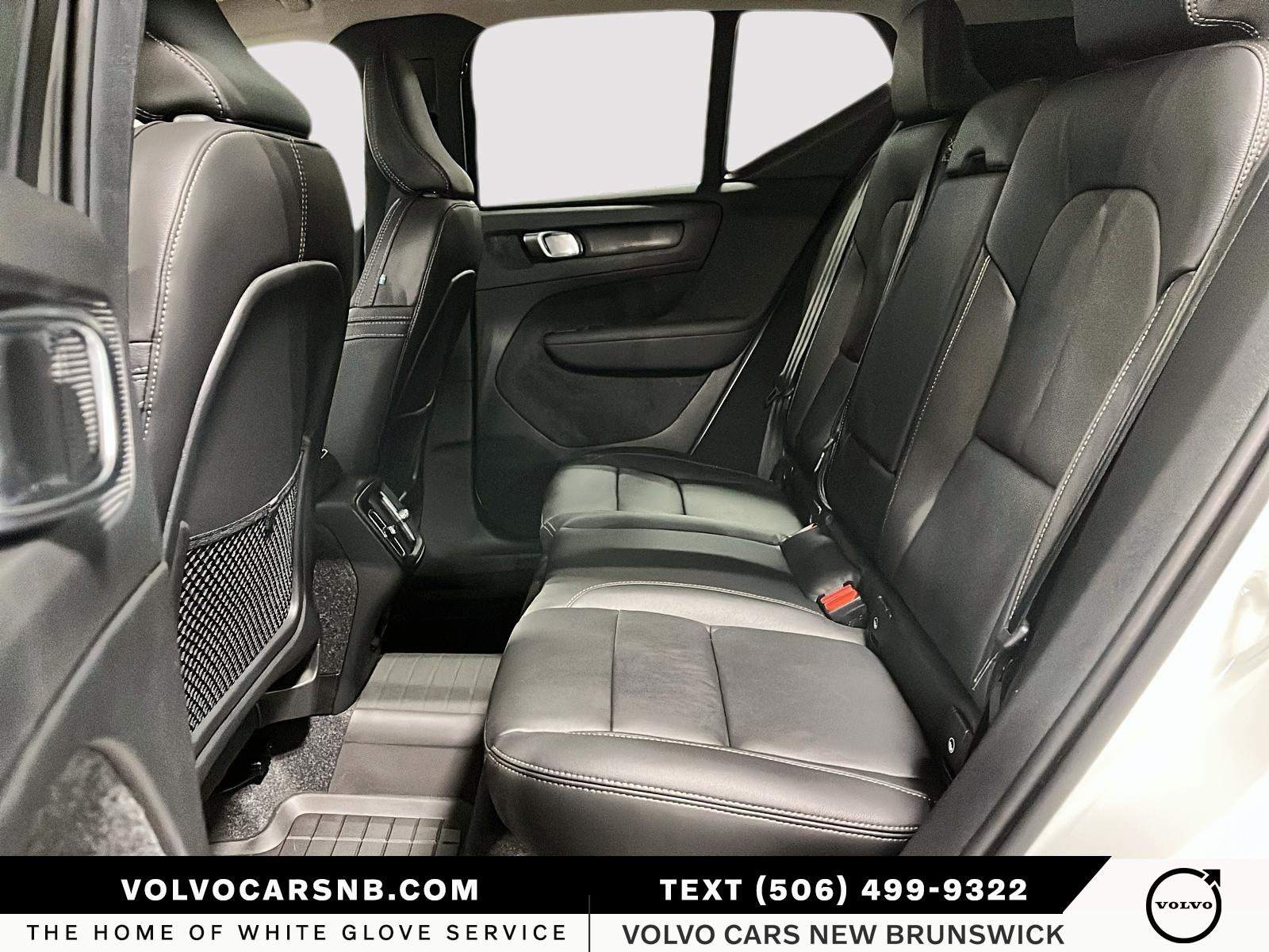 2026 Volvo XC40 B5 Plus Dark Theme