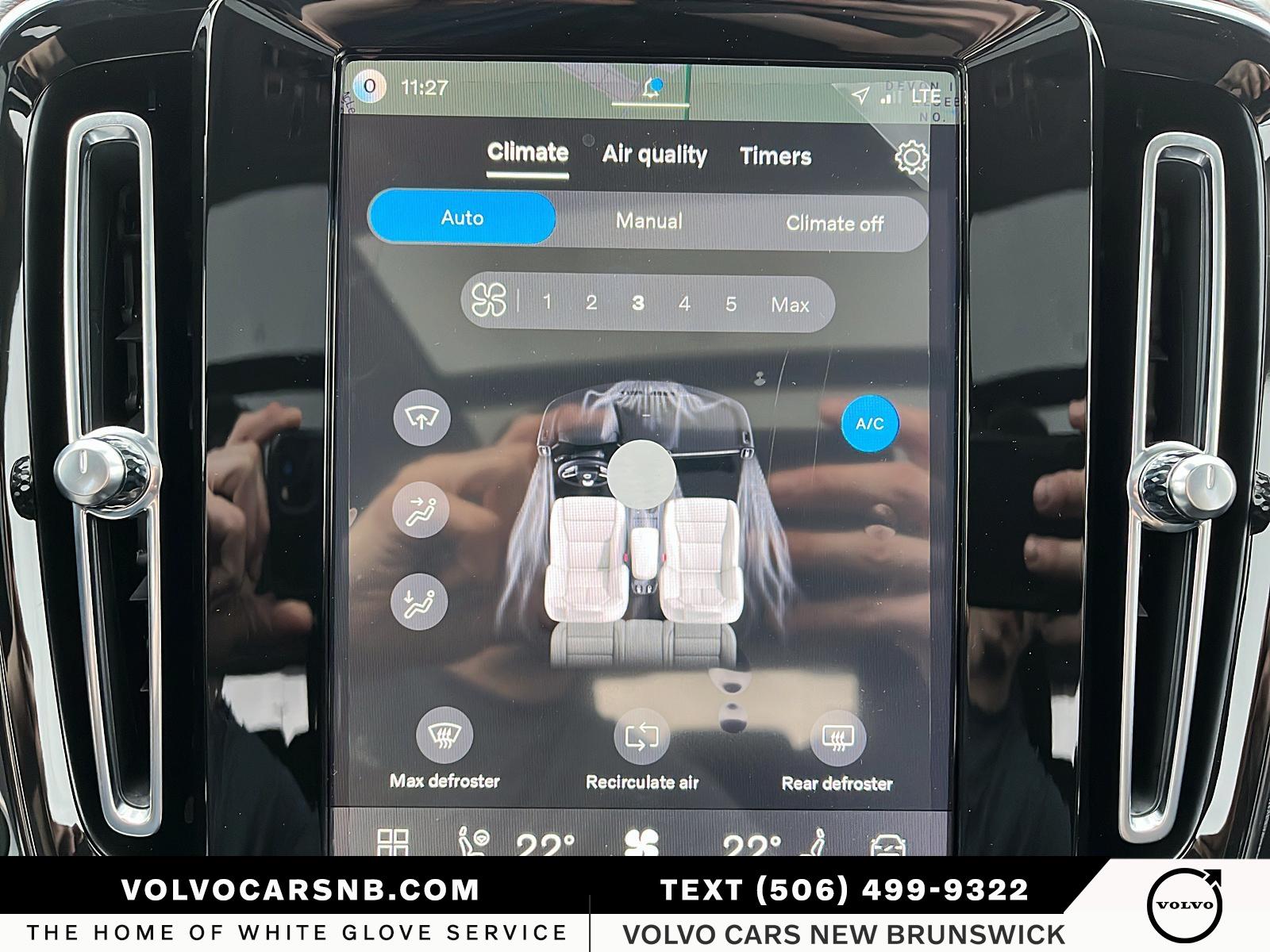 2026 Volvo XC40 B5 Plus Dark Theme