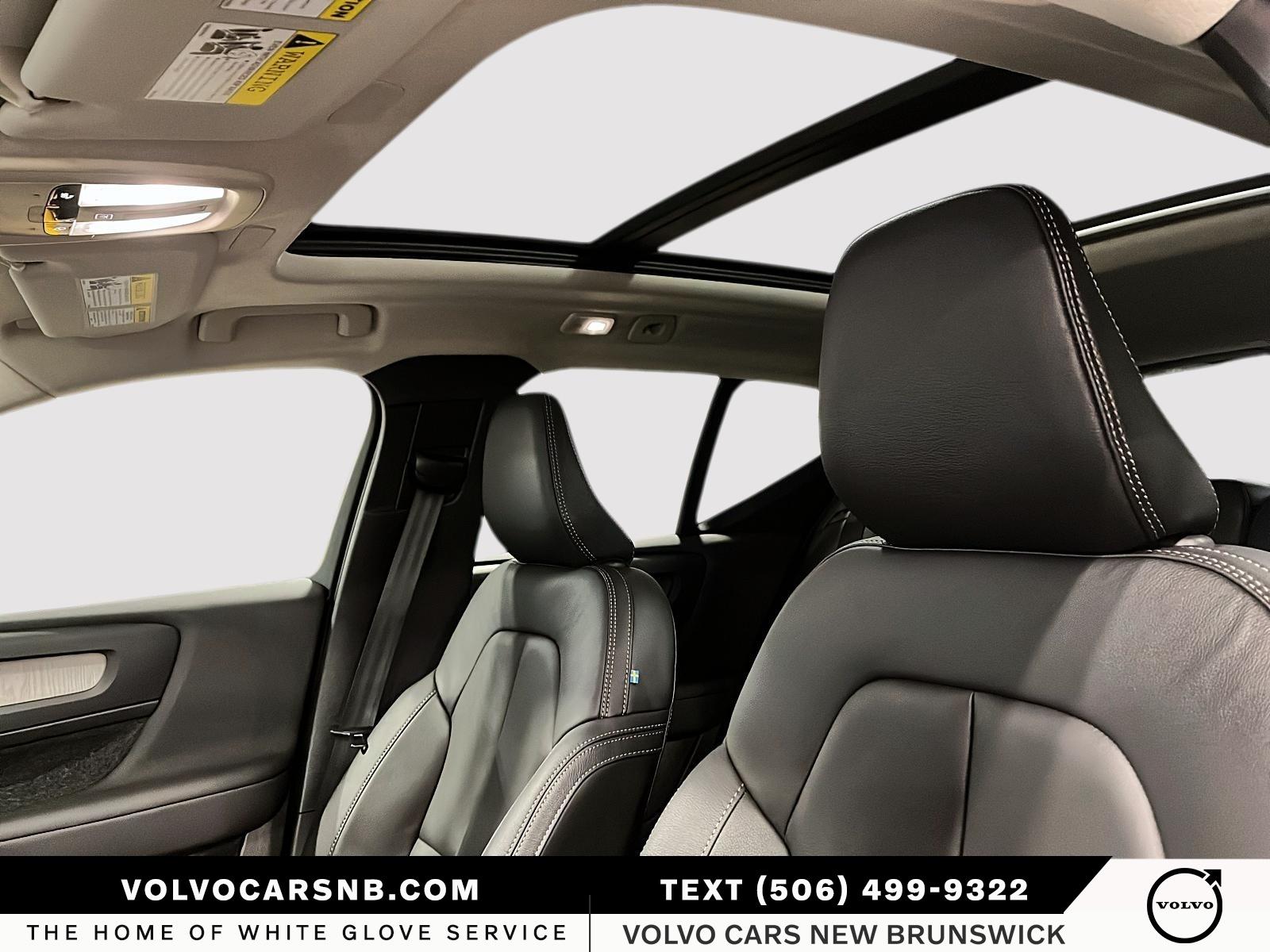 2026 Volvo XC40 B5 Plus Dark Theme