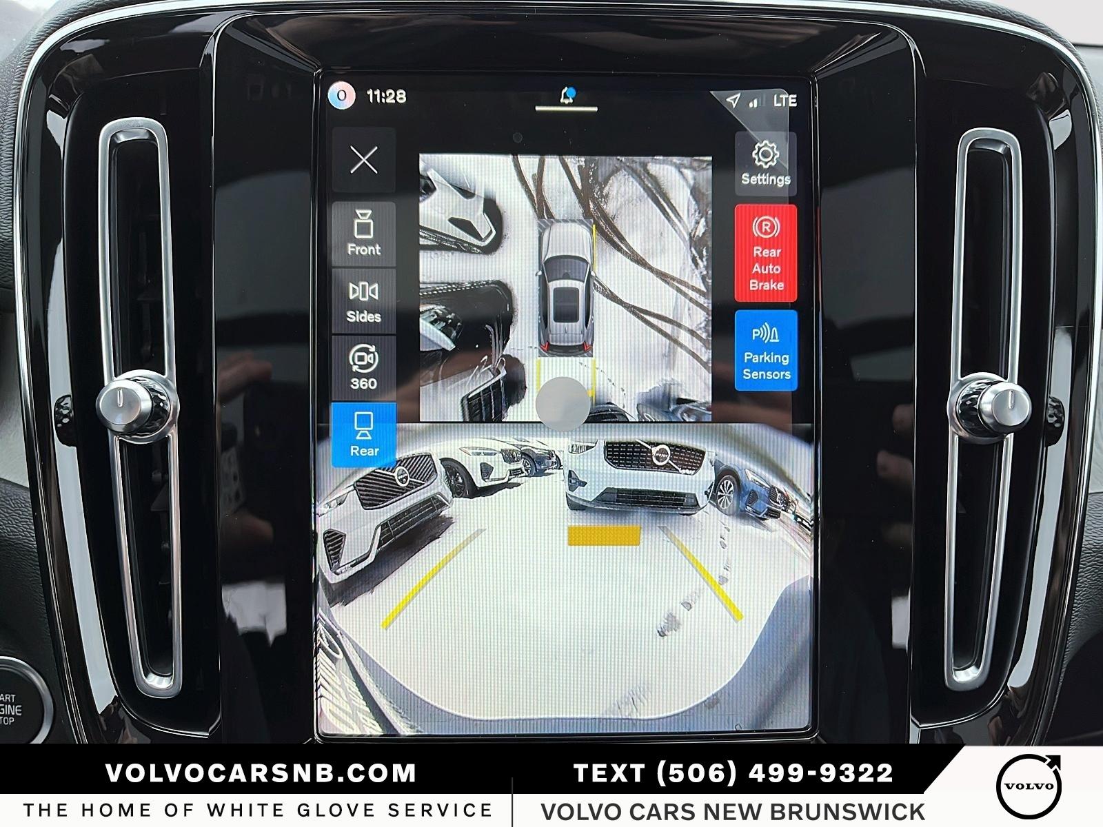 2026 Volvo XC40 B5 Plus Dark Theme