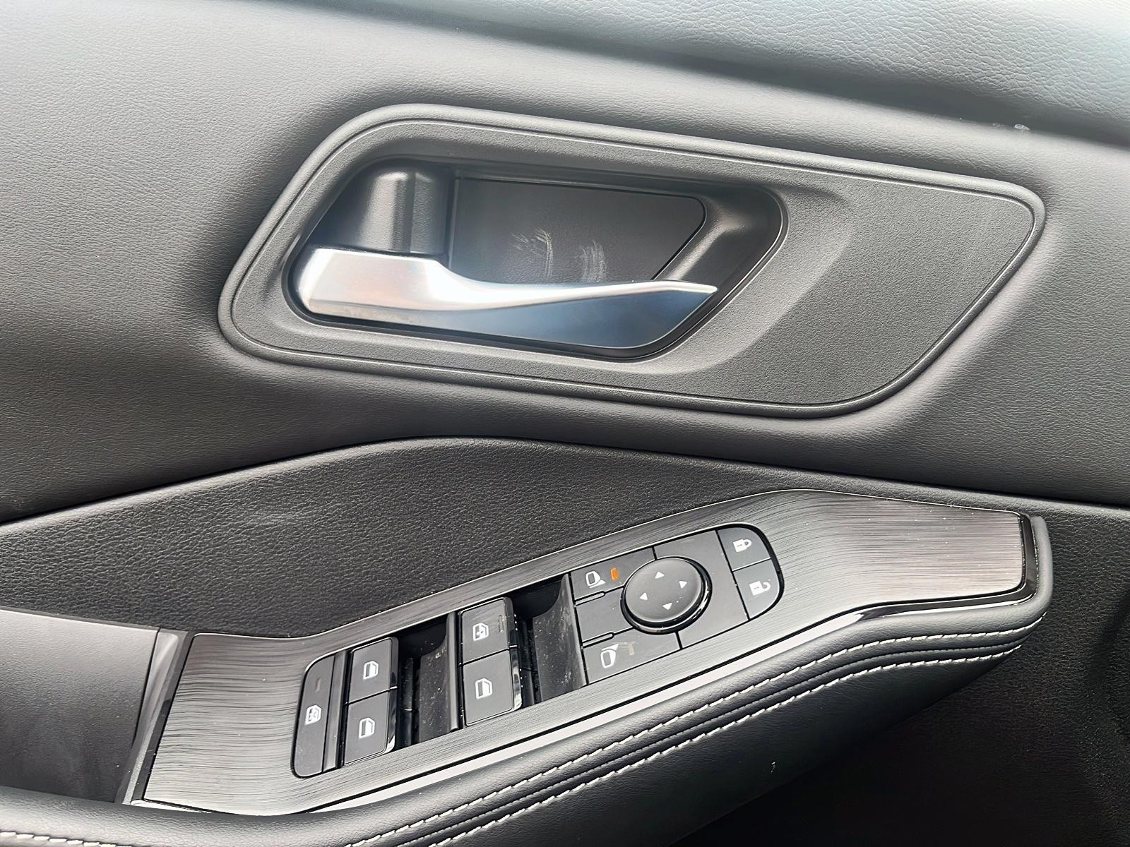 2025 Nissan Rogue Midnight Edition