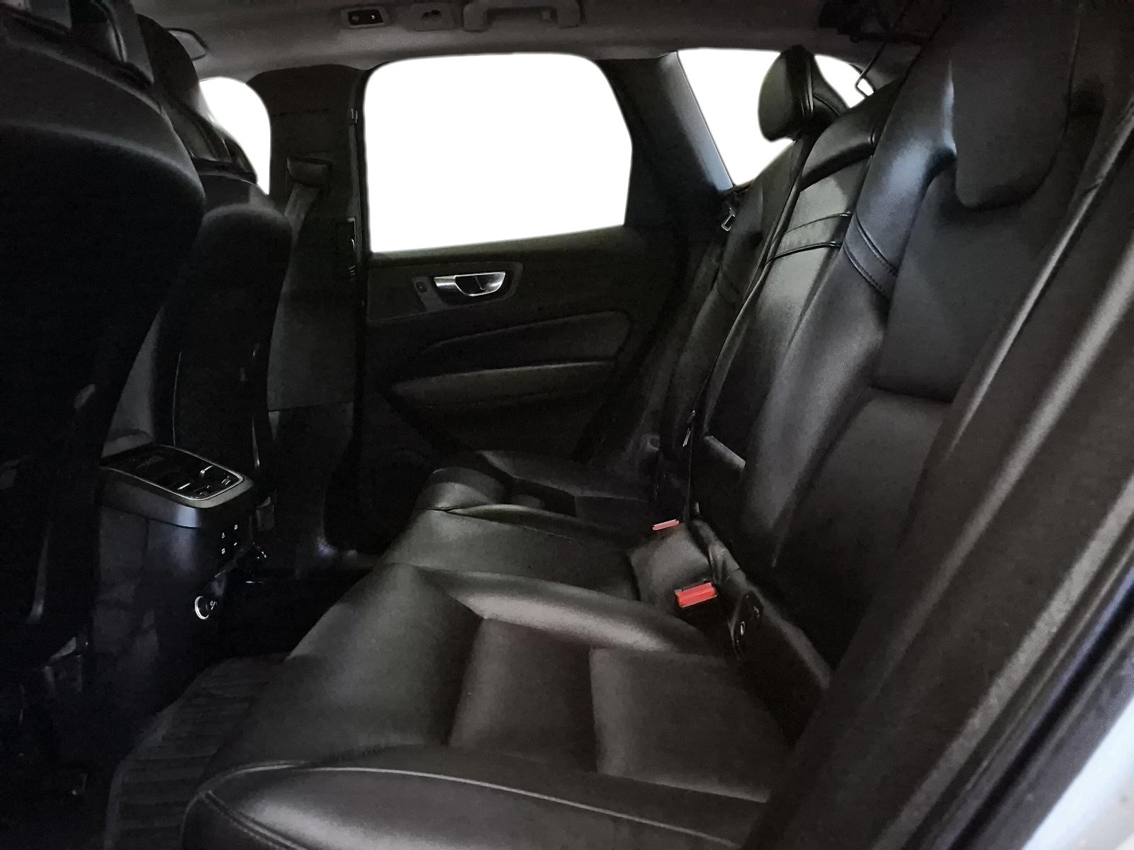 2020 Volvo XC60 T6 Momentum