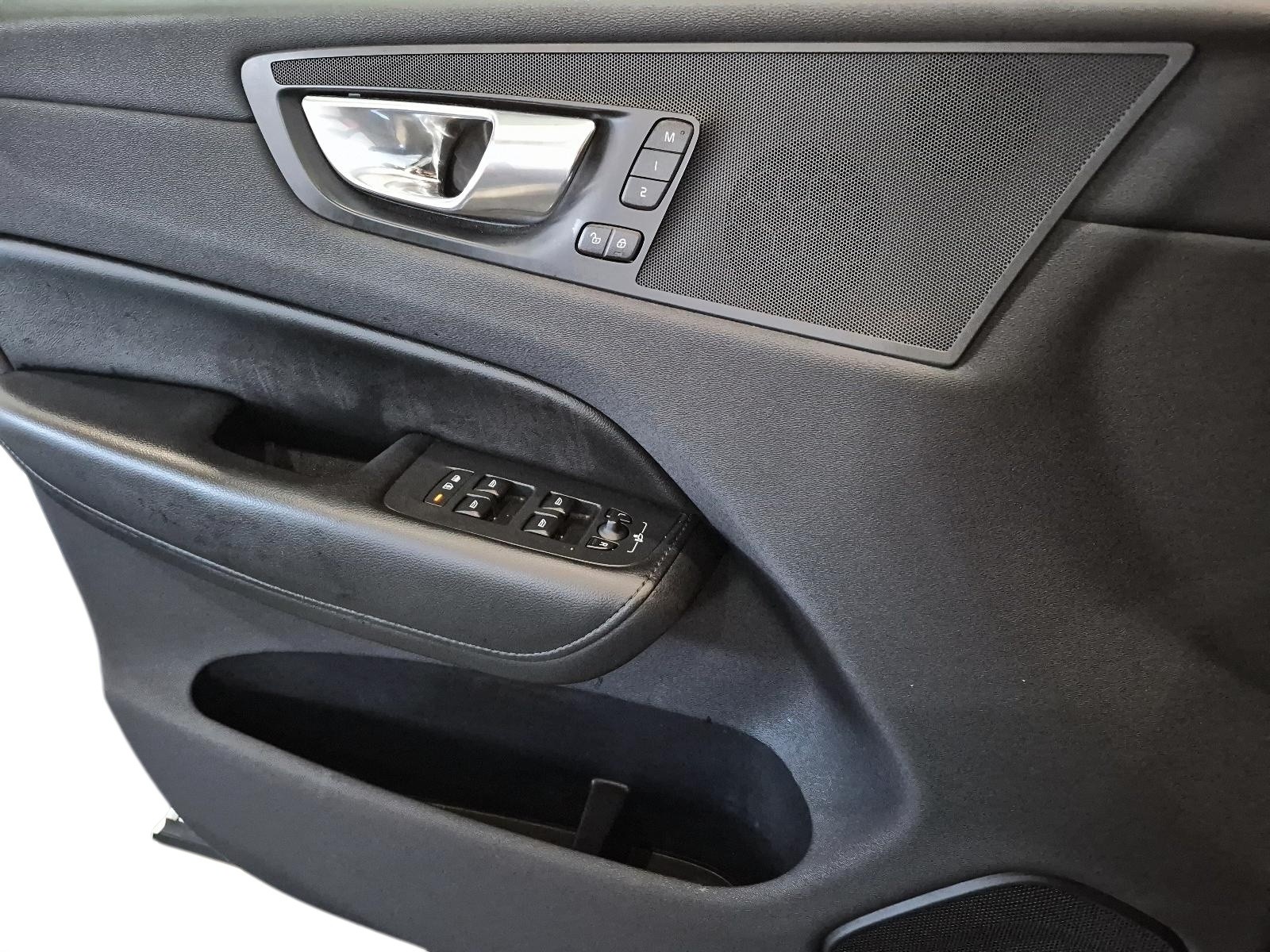 2020 Volvo XC60 T6 Momentum