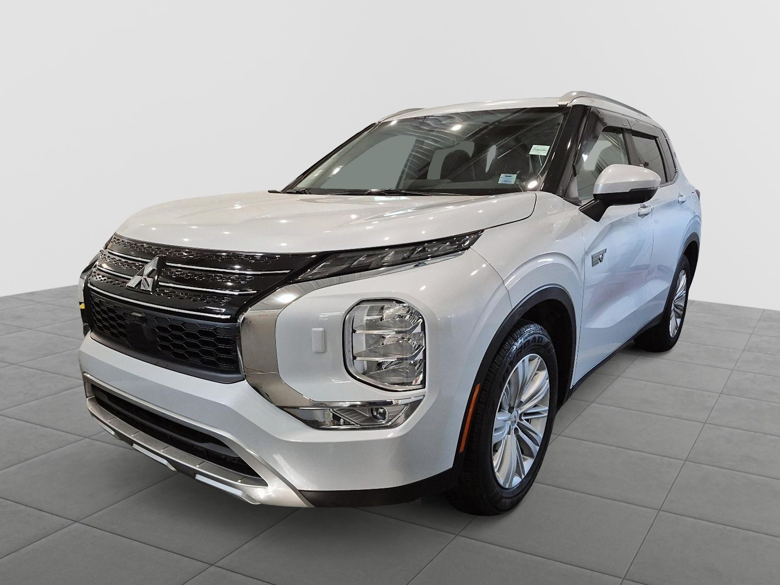 2024 Mitsubishi Outlander Plug-In Hybrid  LE