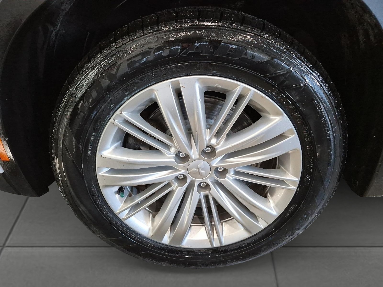 2024 Mitsubishi Outlander Plug-In Hybrid LE