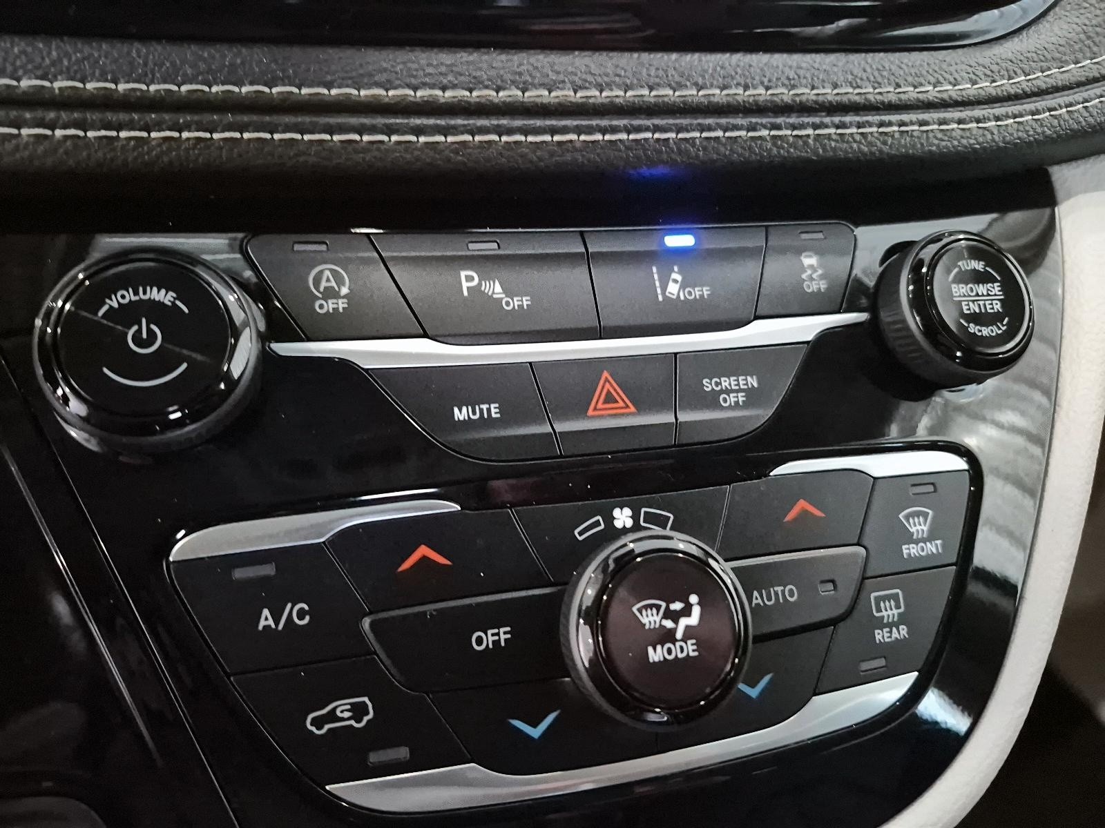 2023 Chrysler Pacifica Touring-L