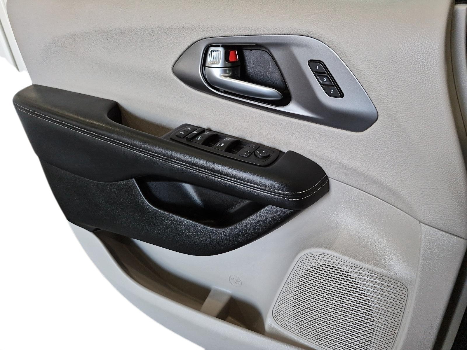 2023 Chrysler Pacifica Touring-L