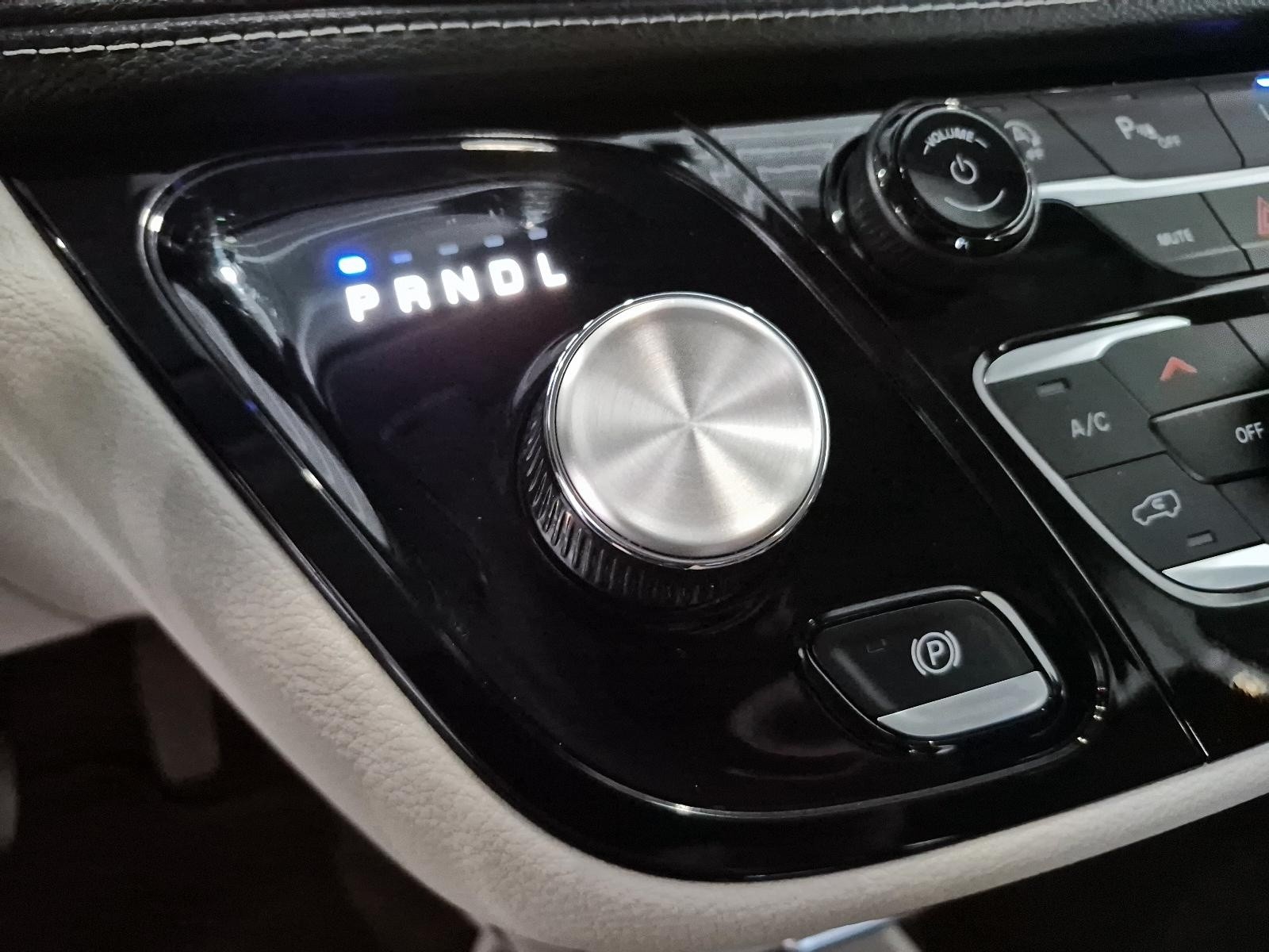 2023 Chrysler Pacifica Touring-L