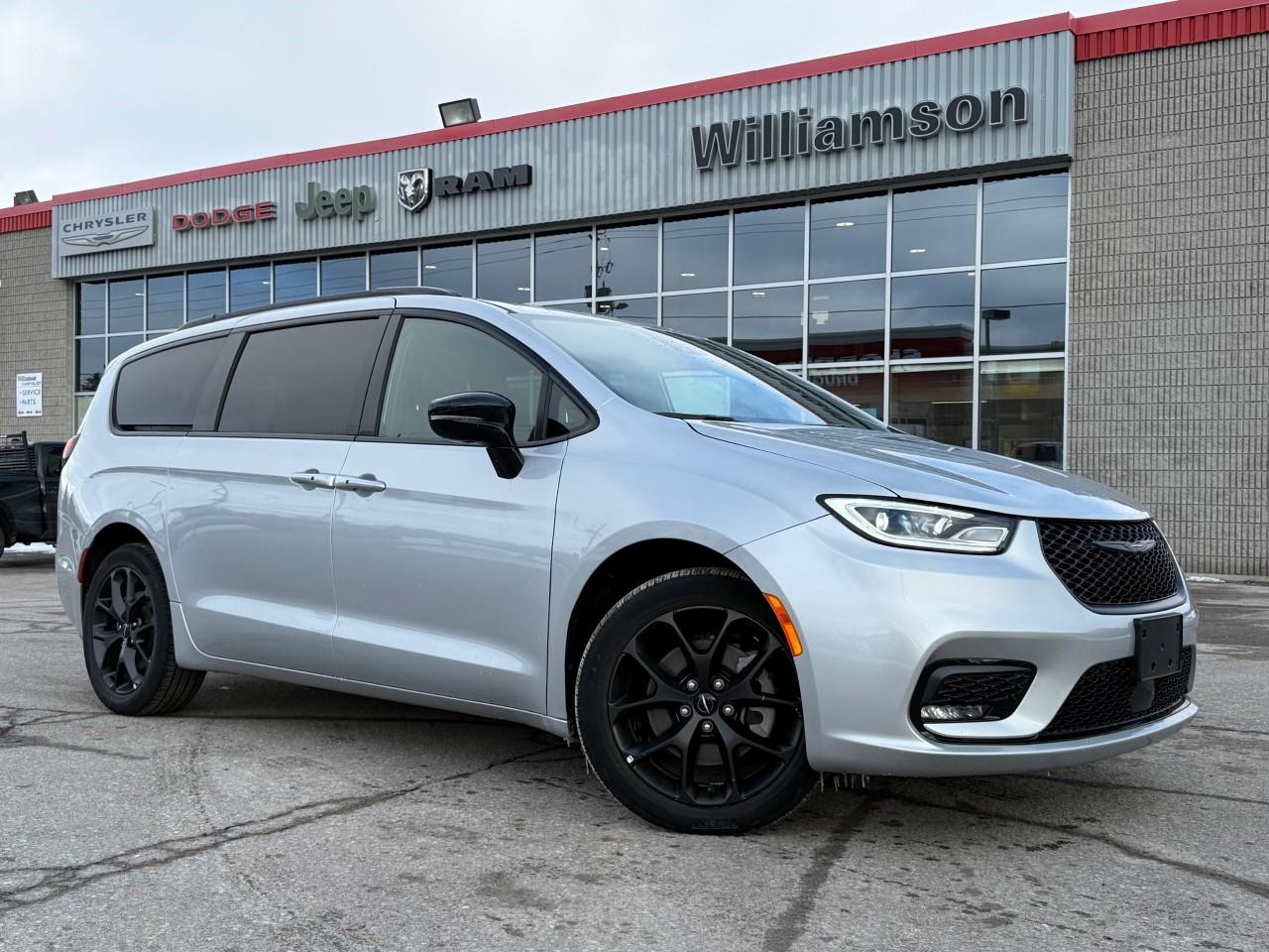 2024 Chrysler Pacifica Limited AWD