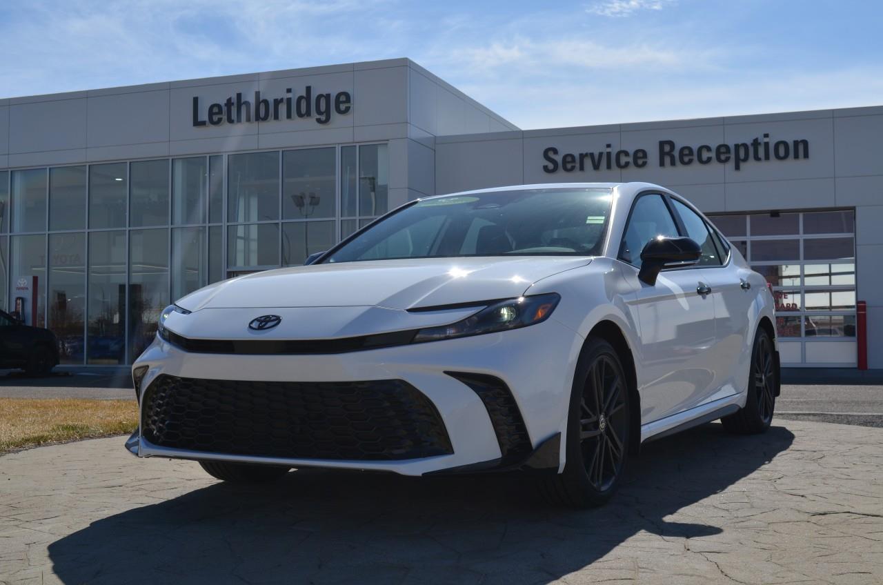 2026 Toyota Camry SE AWD