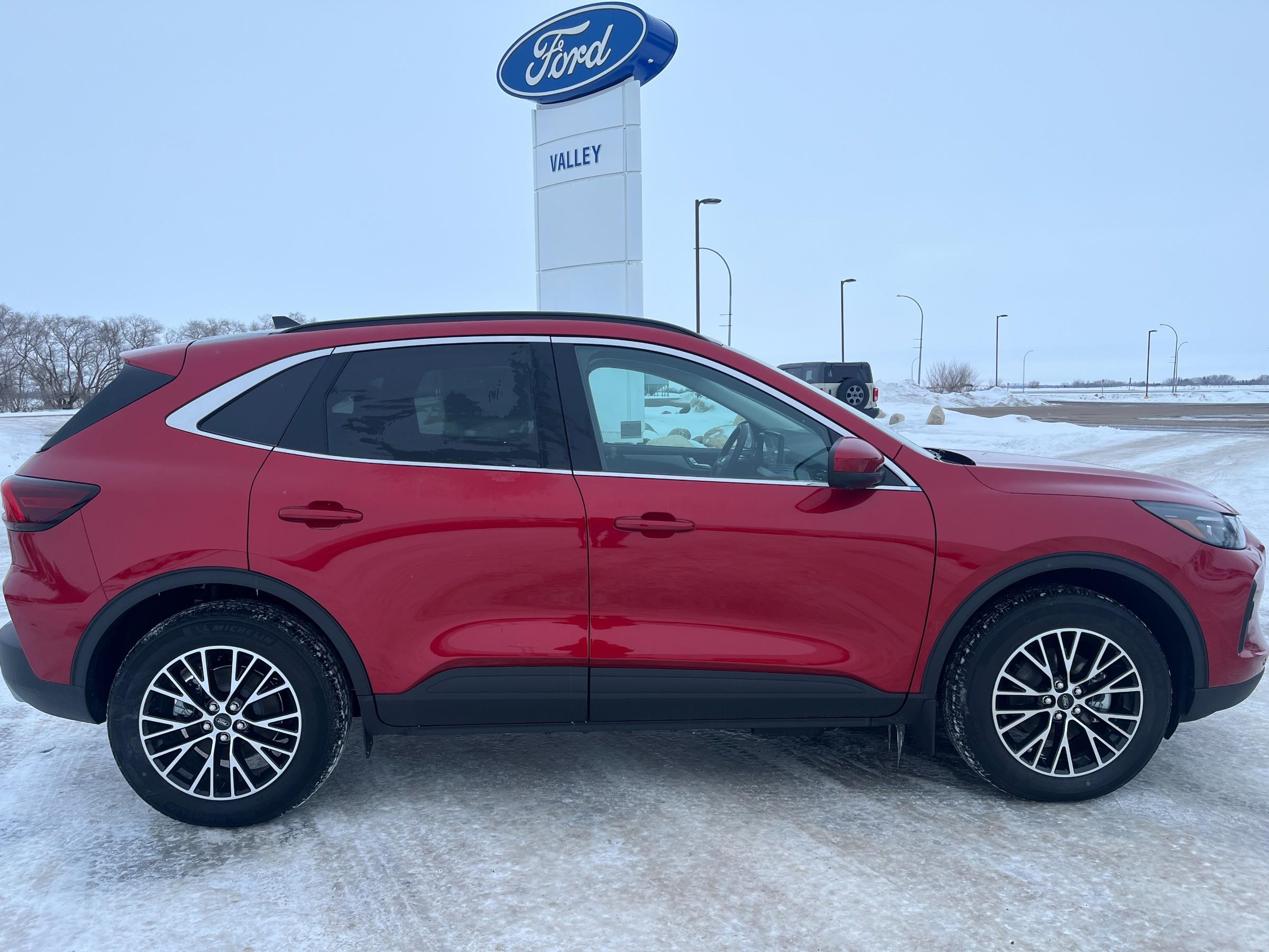 2025 Ford Escape Hybrid Plug-in FWD